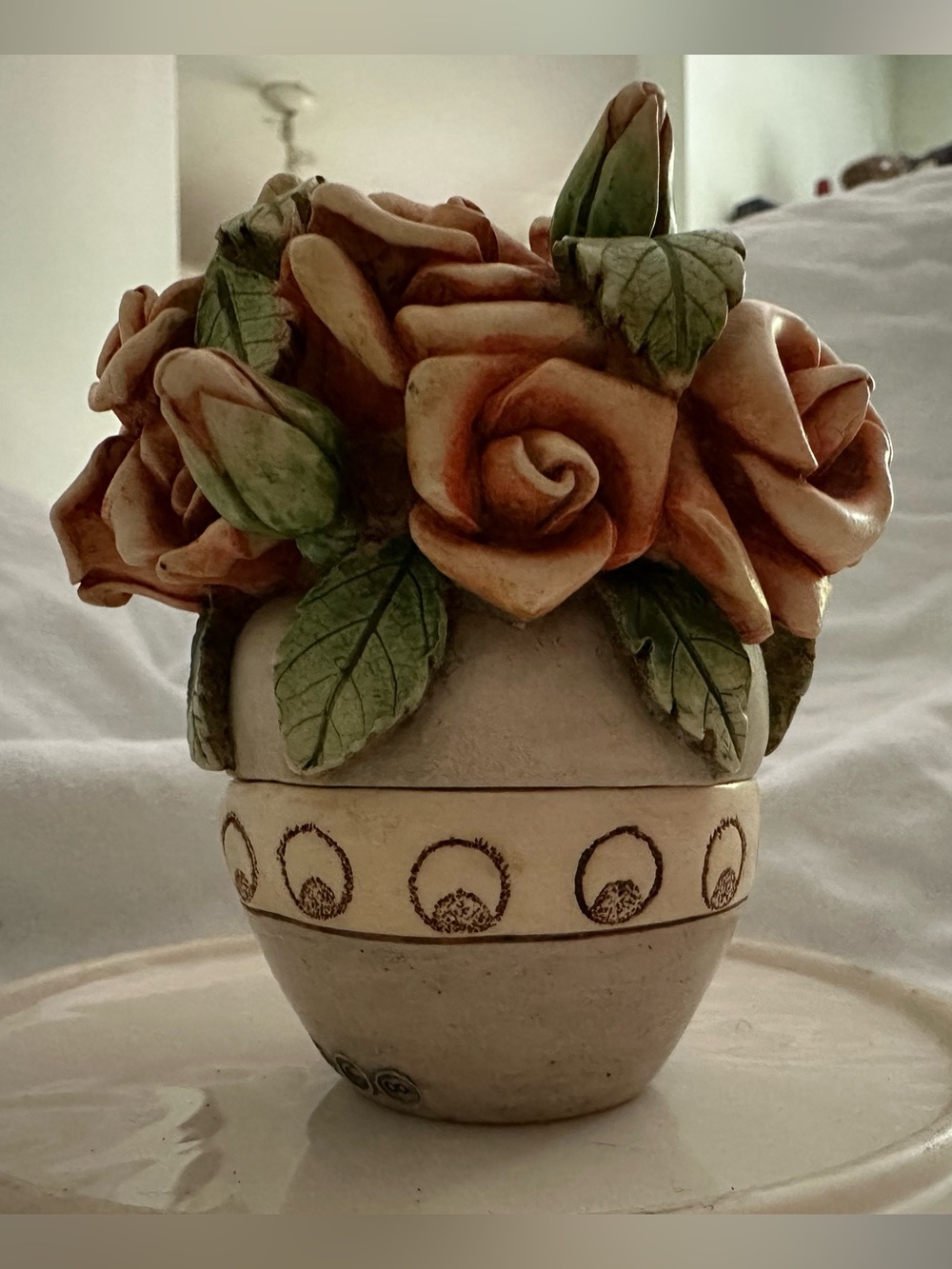 Harmony Kingdom Egyptian Rose Trinket Box - Peach Roses with Green Leaves